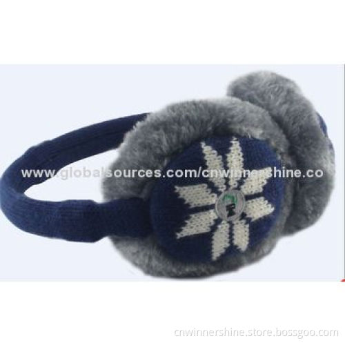 Snowflake Jacquard Bluetooth Earmuff with 3.5mm Jack, Made of 100% Acrylic